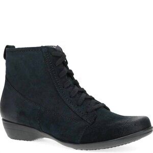Dansko Fergie Lace Up Bootie Black Size 38 New in the Box